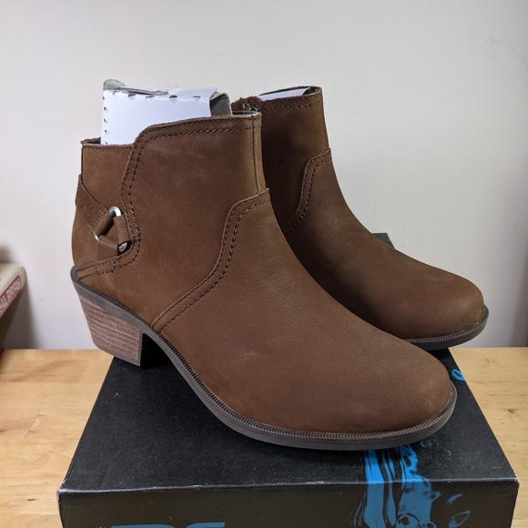 teva foxy boot waterproof